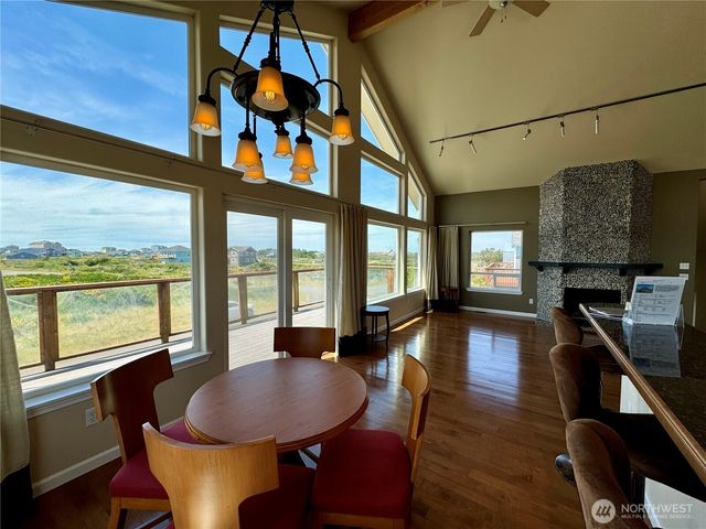 1472 Trade Wind Avenue SW, Ocean Shores, WA 98569