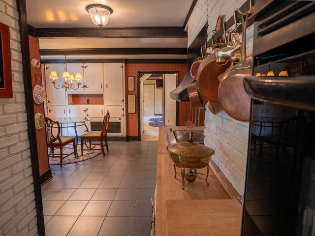 410 SHOREHAVEN Drive, Erie, PA 16505