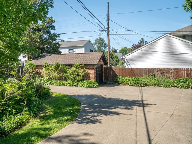 410 SHOREHAVEN Drive, Erie, PA 16505