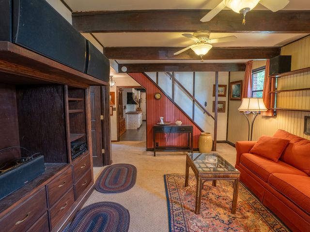 410 SHOREHAVEN Drive, Erie, PA 16505