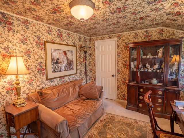 410 SHOREHAVEN Drive, Erie, PA 16505