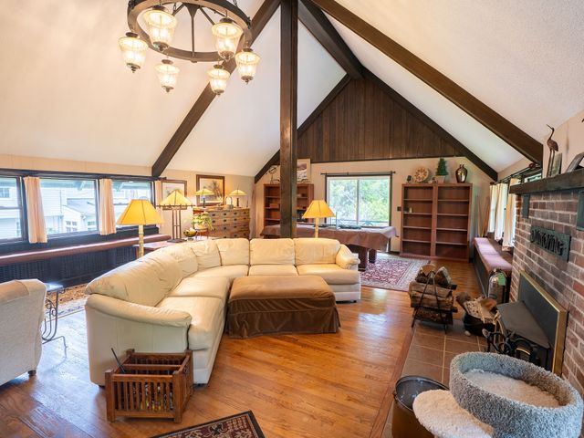 410 SHOREHAVEN Drive, Erie, PA 16505
