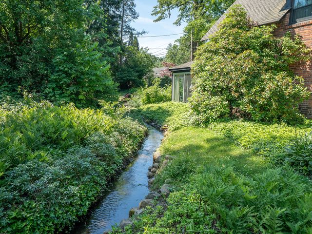 410 SHOREHAVEN Drive, Erie, PA 16505