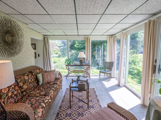 410 SHOREHAVEN Drive, Erie, PA 16505
