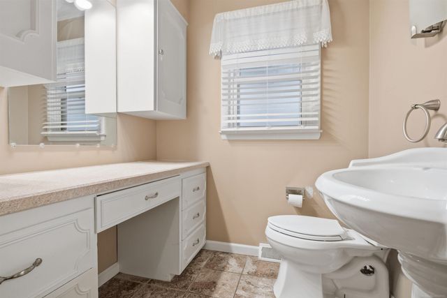 1828 Kennelworth Road, Port Huron, MI 48060