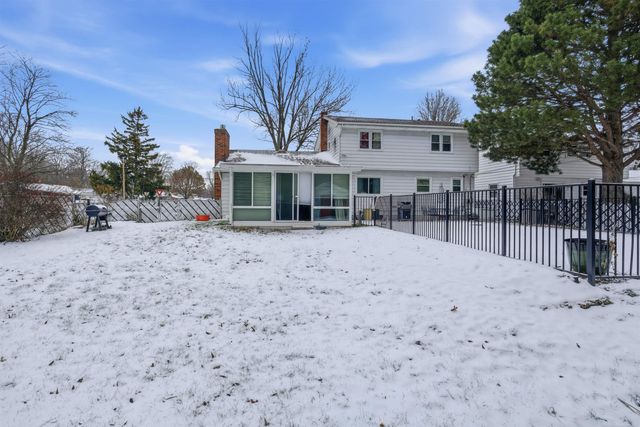 1828 Kennelworth Road, Port Huron, MI 48060