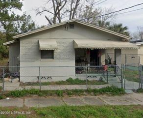 1555 W 17TH Street, Jacksonville, FL 32209