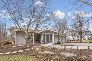 1990 Southridge Terrace, Northfield, IL 60093