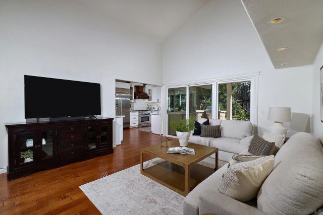 10585 Canyon Lake, San Diego, CA 92131