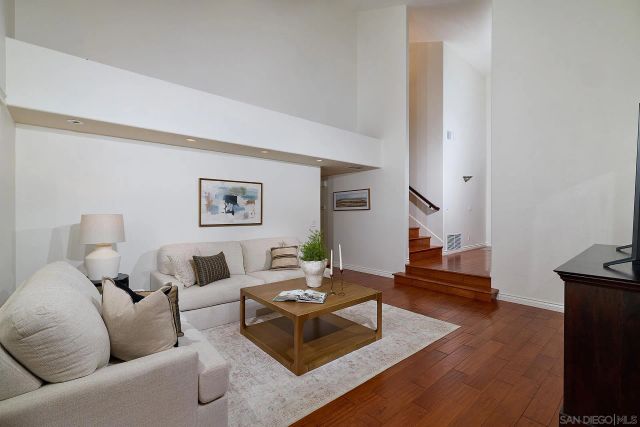 10585 Canyon Lake, San Diego, CA 92131