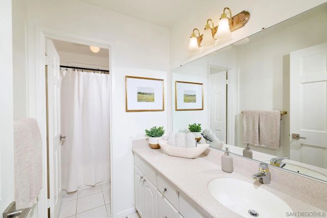 10585 Canyon Lake, San Diego, CA 92131