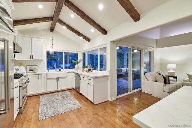 10585 Canyon Lake, San Diego, CA 92131