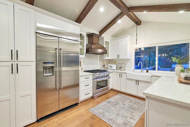 10585 Canyon Lake, San Diego, CA 92131