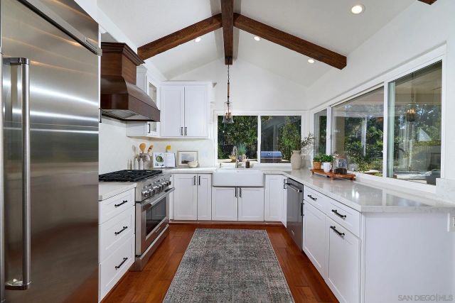 10585 Canyon Lake, San Diego, CA 92131