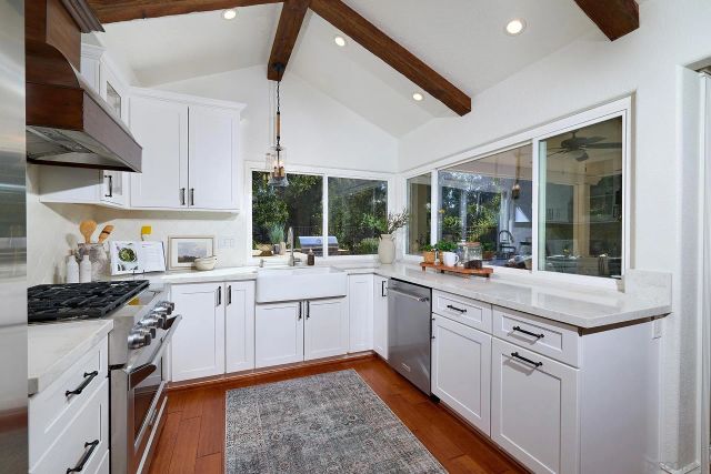 10585 Canyon Lake, San Diego, CA 92131