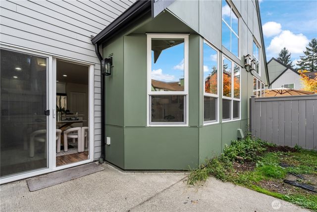 23907 S 67th Place S #C102, Kent, WA 98032