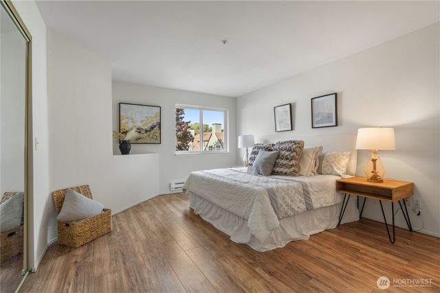 23907 S 67th Place S #C102, Kent, WA 98032