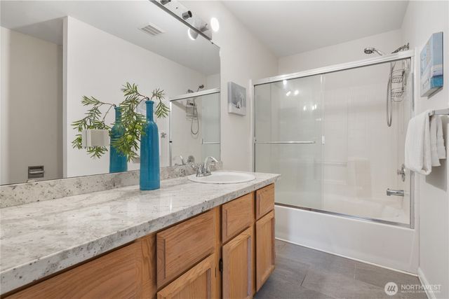 23907 S 67th Place S #C102, Kent, WA 98032