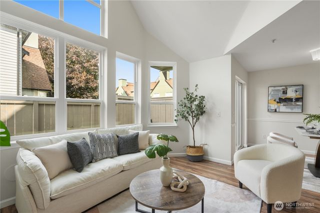 23907 S 67th Place S #C102, Kent, WA 98032