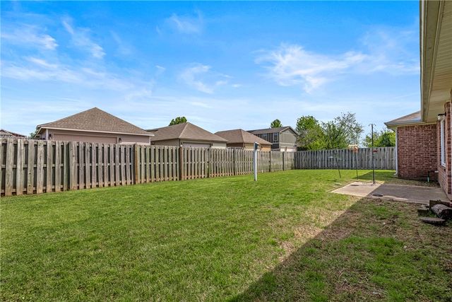 3900 SW Carriageway Avenue, Bentonville, AR 72712