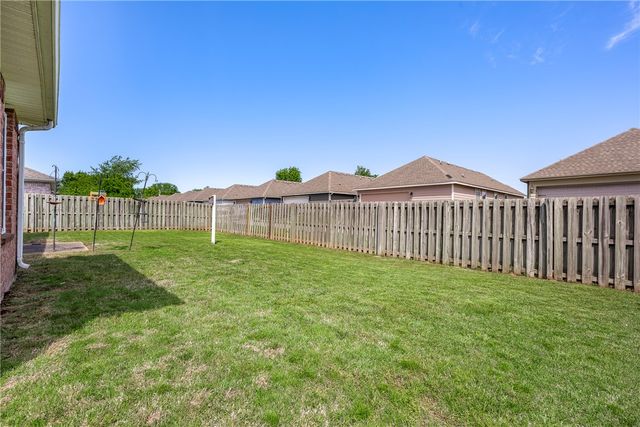 3900 SW Carriageway Avenue, Bentonville, AR 72712