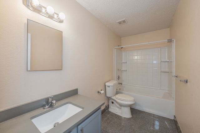 2032 Hopi Trail, Grand Prairie, TX 75052