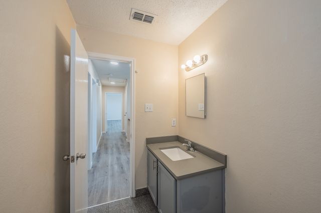 2032 Hopi Trail, Grand Prairie, TX 75052