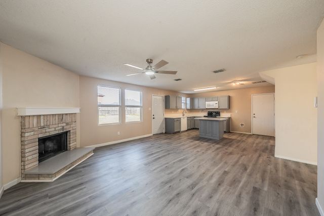 2032 Hopi Trail, Grand Prairie, TX 75052