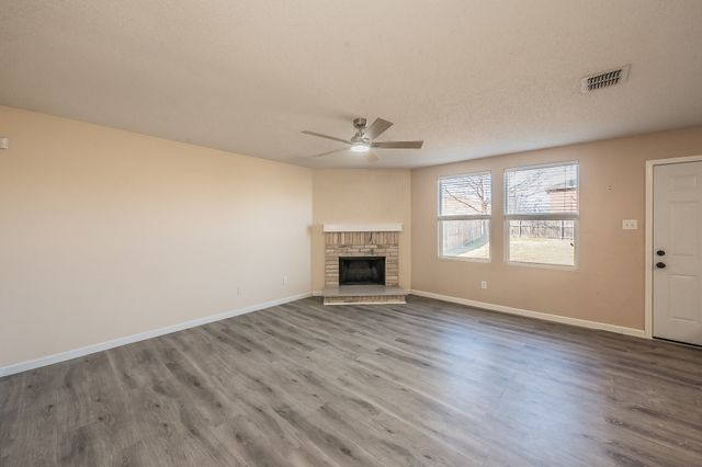 2032 Hopi Trail, Grand Prairie, TX 75052