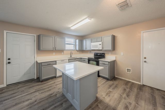 2032 Hopi Trail, Grand Prairie, TX 75052