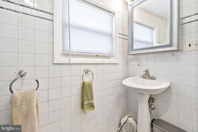 111 THOMPSON ST, Burlington, NJ 08016