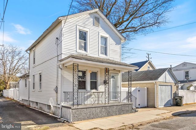 111 THOMPSON ST, Burlington, NJ 08016