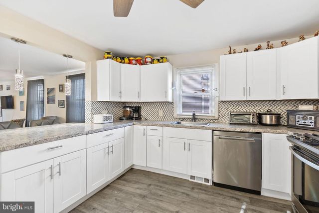 111 THOMPSON ST, Burlington, NJ 08016