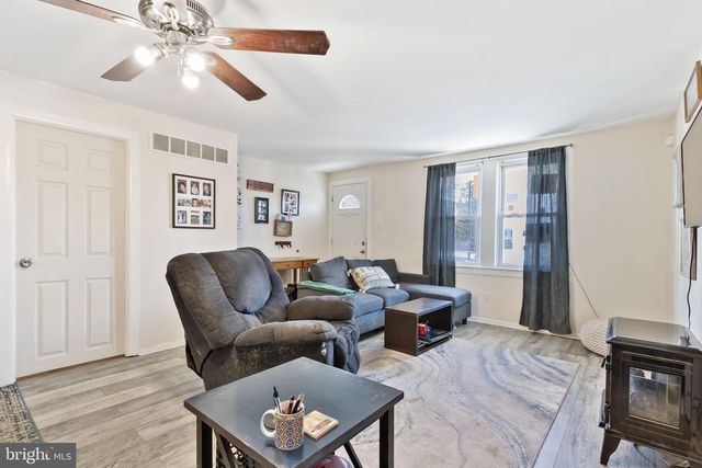 111 THOMPSON ST, Burlington, NJ 08016