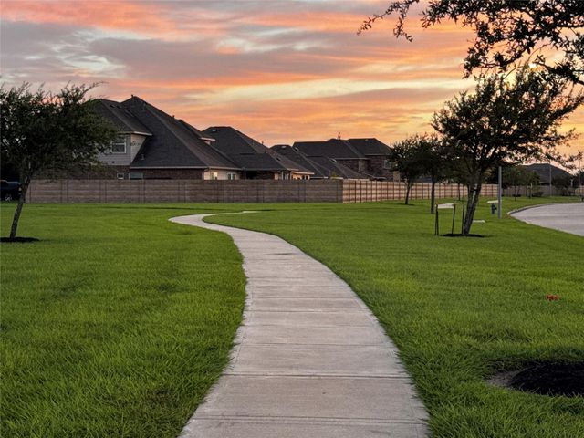 1819 Opal Peach Drive, Iowa Colony, TX 77583