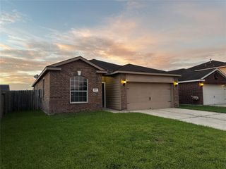 1819 Opal Peach Drive, Iowa Colony, TX 77583