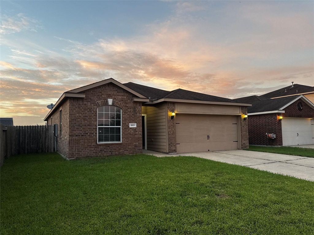 1819 Opal Peach Drive, Iowa Colony, TX 77583