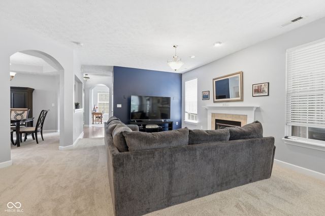 10929 Glazer Way, Fishers, IN 46038