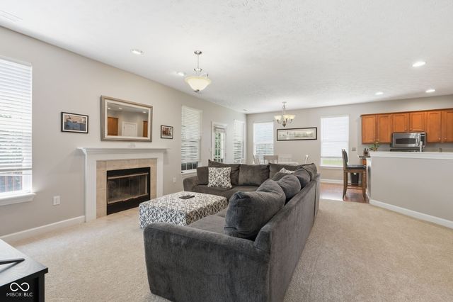 10929 Glazer Way, Fishers, IN 46038