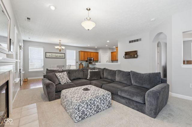 10929 Glazer Way, Fishers, IN 46038