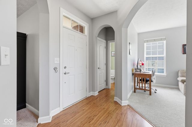 10929 Glazer Way, Fishers, IN 46038