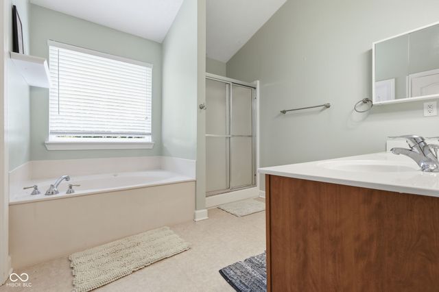 10929 Glazer Way, Fishers, IN 46038