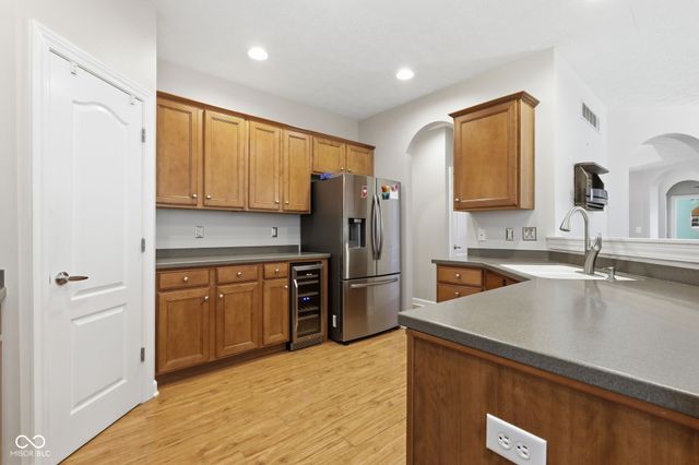 10929 Glazer Way, Fishers, IN 46038