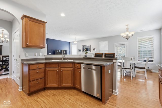 10929 Glazer Way, Fishers, IN 46038
