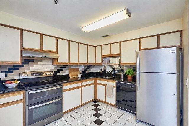 382 Ocean Ave 1109, Revere, MA 02151