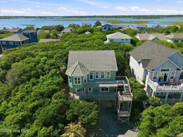 1821 S Shore Drive, Surf City, NC 28445
