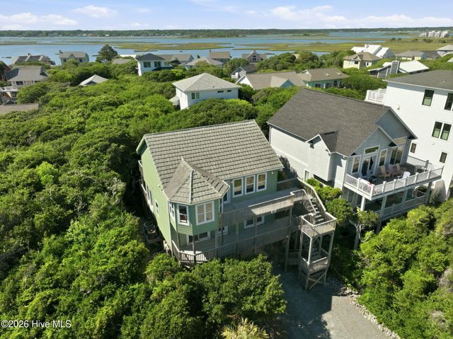 1821 S Shore Drive, Surf City, NC 28445