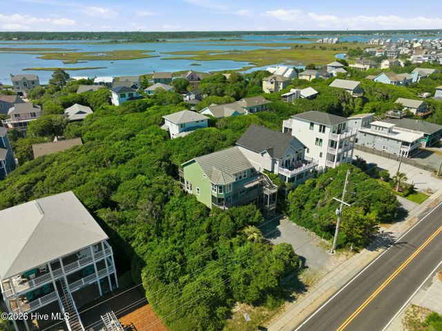 1821 S Shore Drive, Surf City, NC 28445