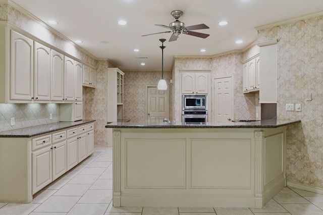 89 La Mirada Drive, Montgomery, TX 77356