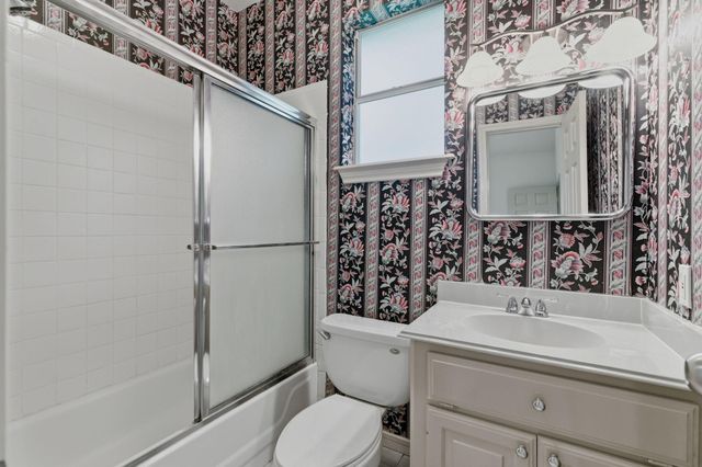 89 La Mirada Drive, Montgomery, TX 77356